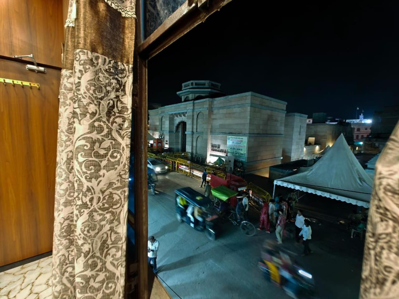 Shri Kailash Pati Guest House- Opposite Kashi Vishwanath Temple Varanasi Exterior foto